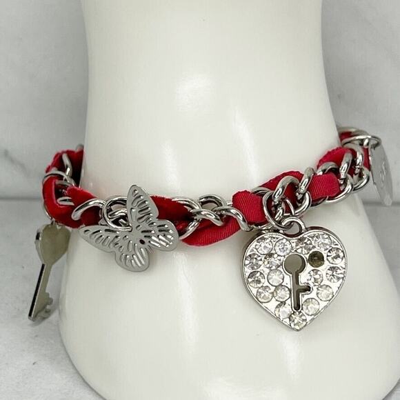 Red Velvet Woven Heart Key Bow Love Charm Silver Tone Bracelet - Picture 1 of 7